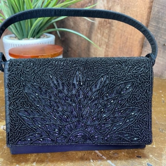 La Regale Beaded Evening Clutch - Picture 8 of 11